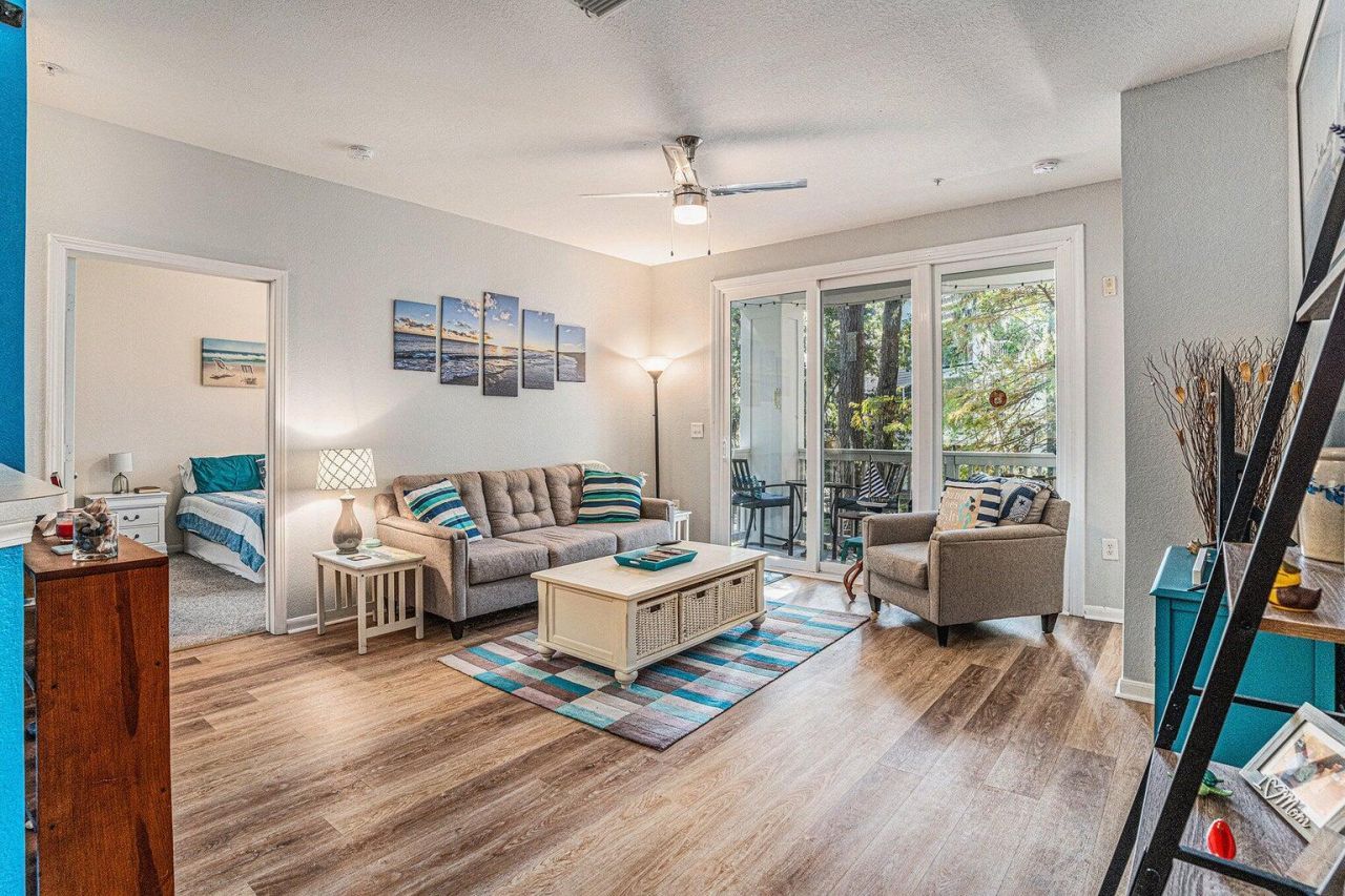 60 Fenwick Hall Allee 723 Photo 5