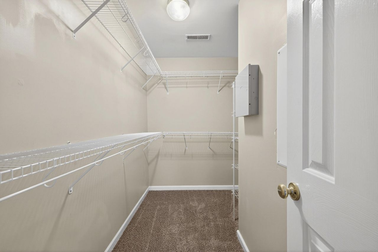 176 Thousand Oaks Circle Photo 18