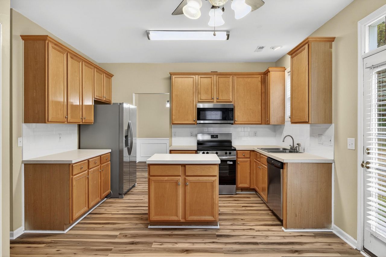 176 Thousand Oaks Circle Photo 9