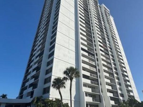 5600 N Flagler Drive, Unit 401, West Palm Beach, FL 33407
