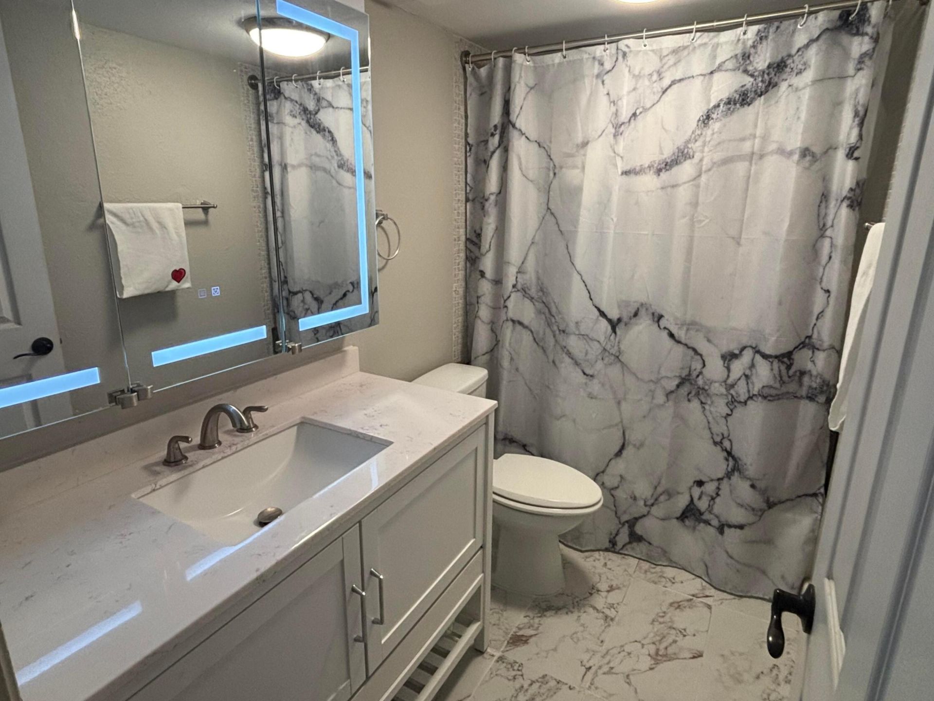 5600 N Flagler Drive, Unit 401, West Palm Beach, FL 33407 Photo