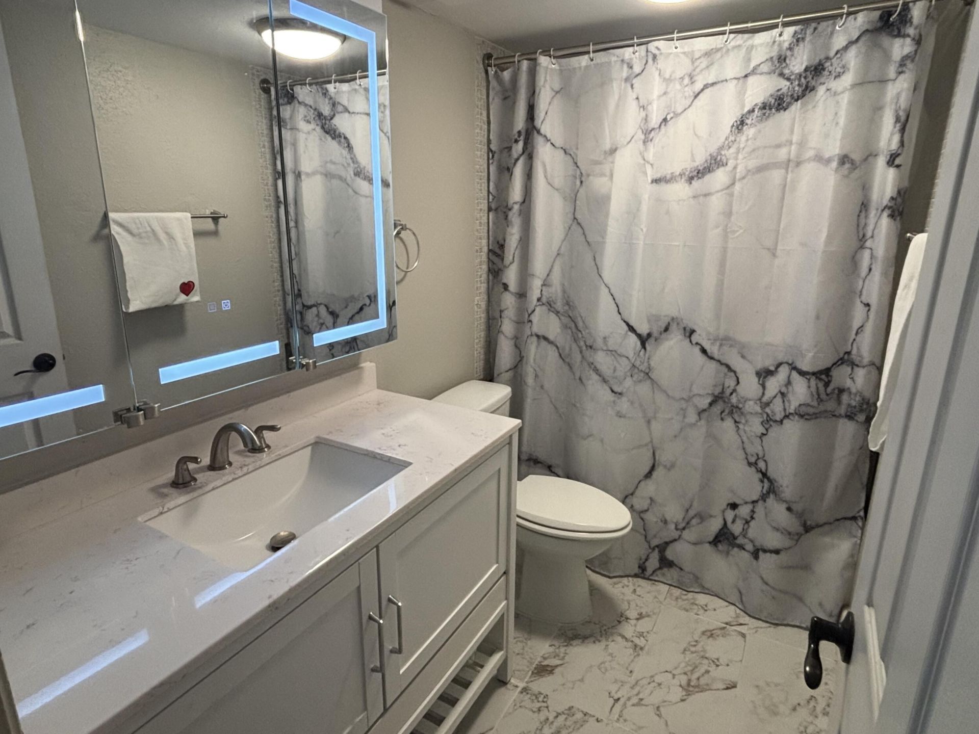 5600 N Flagler Drive, Unit 401, West Palm Beach, FL 33407 Photo