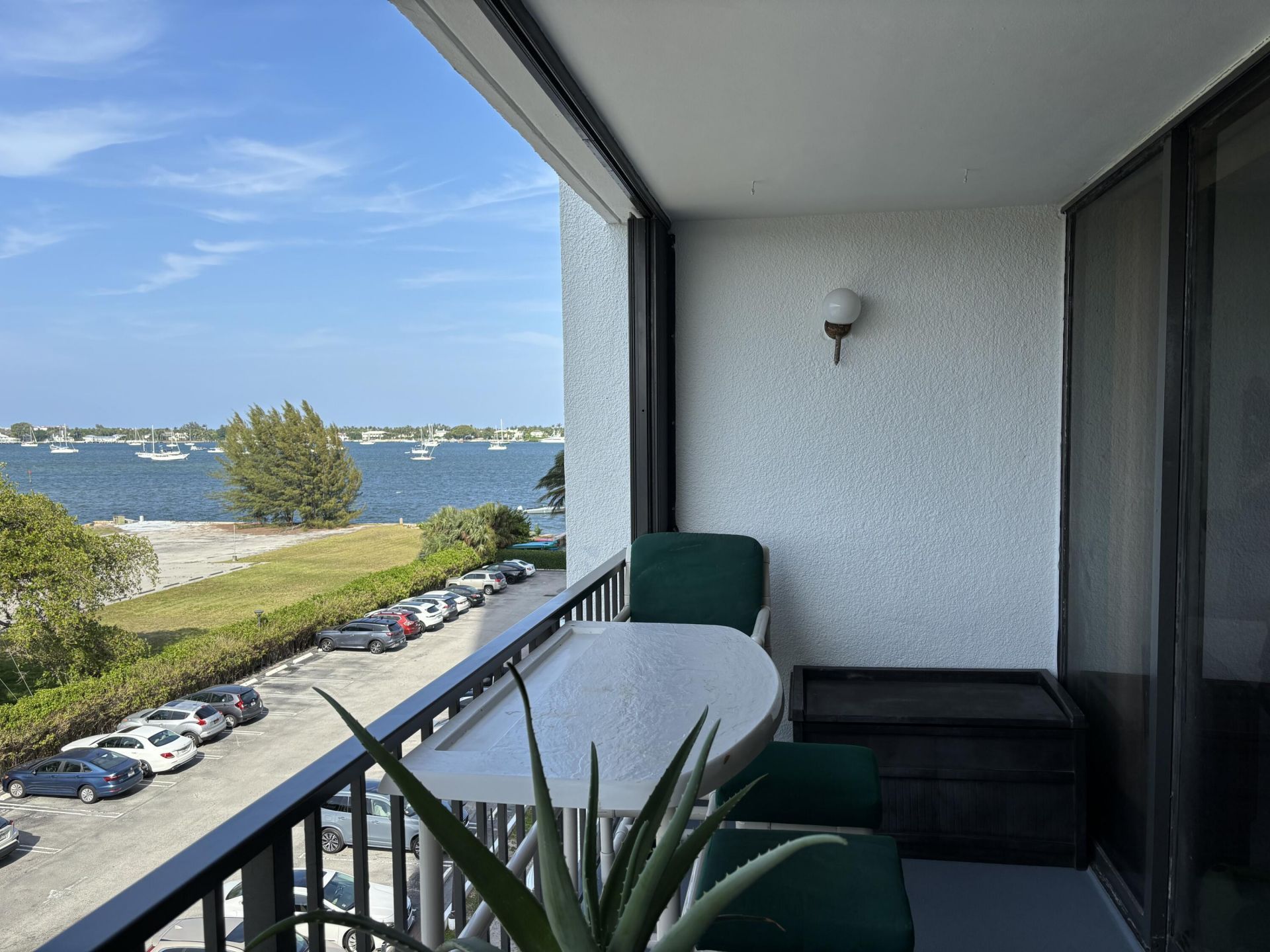 5600 N Flagler Drive, Unit 401, West Palm Beach, FL 33407 Photo