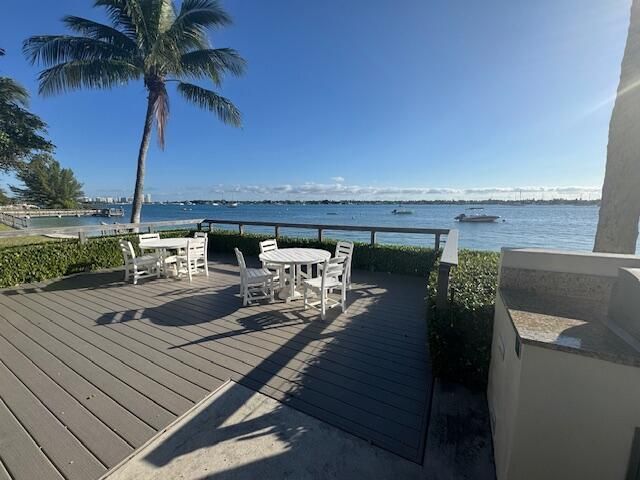 5600 N Flagler Drive, Unit 401, West Palm Beach, FL 33407 Photo