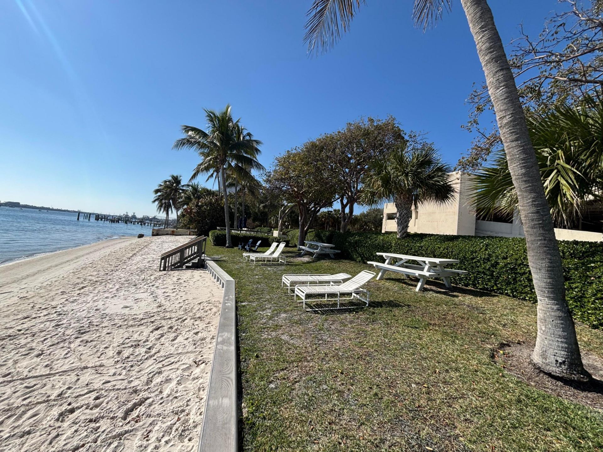 5600 N Flagler Drive, Unit 401, West Palm Beach, FL 33407 Photo