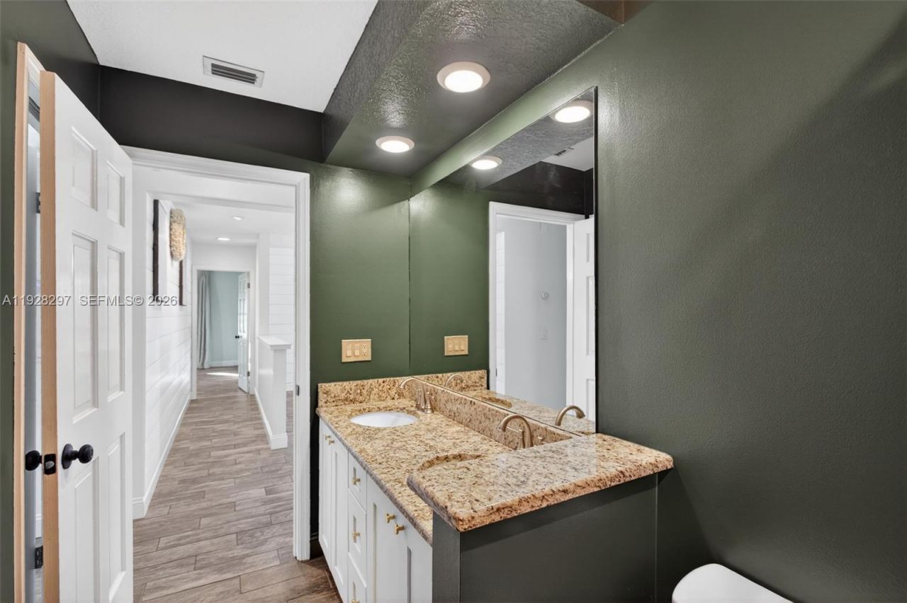 3804 SE Fairway E, Stuart, FL 34997 Photo