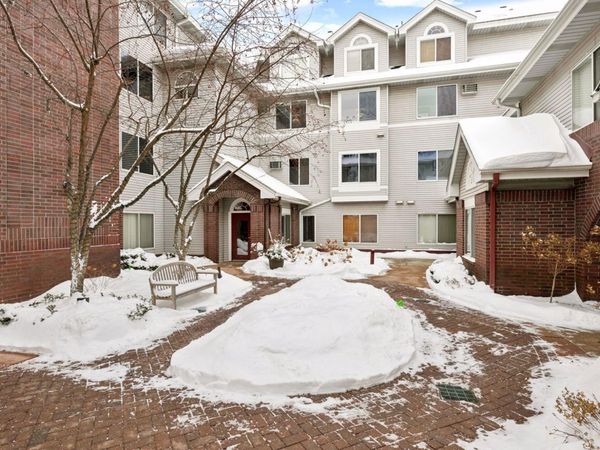 7420 Edinborough Way, Unit 6106, Edina, MN 55435