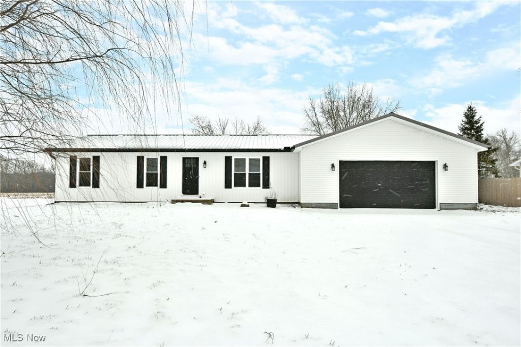 5676 Thompson Clark Road, Bristolville, OH 44402 Main Photo