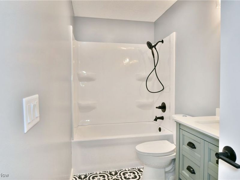 5676 Thompson Clark Road, Bristolville, OH 44402 Photo 28