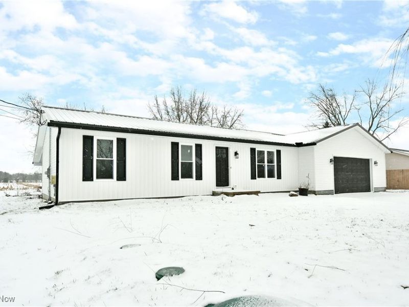 5676 Thompson Clark Road, Bristolville, OH 44402 Photo 3