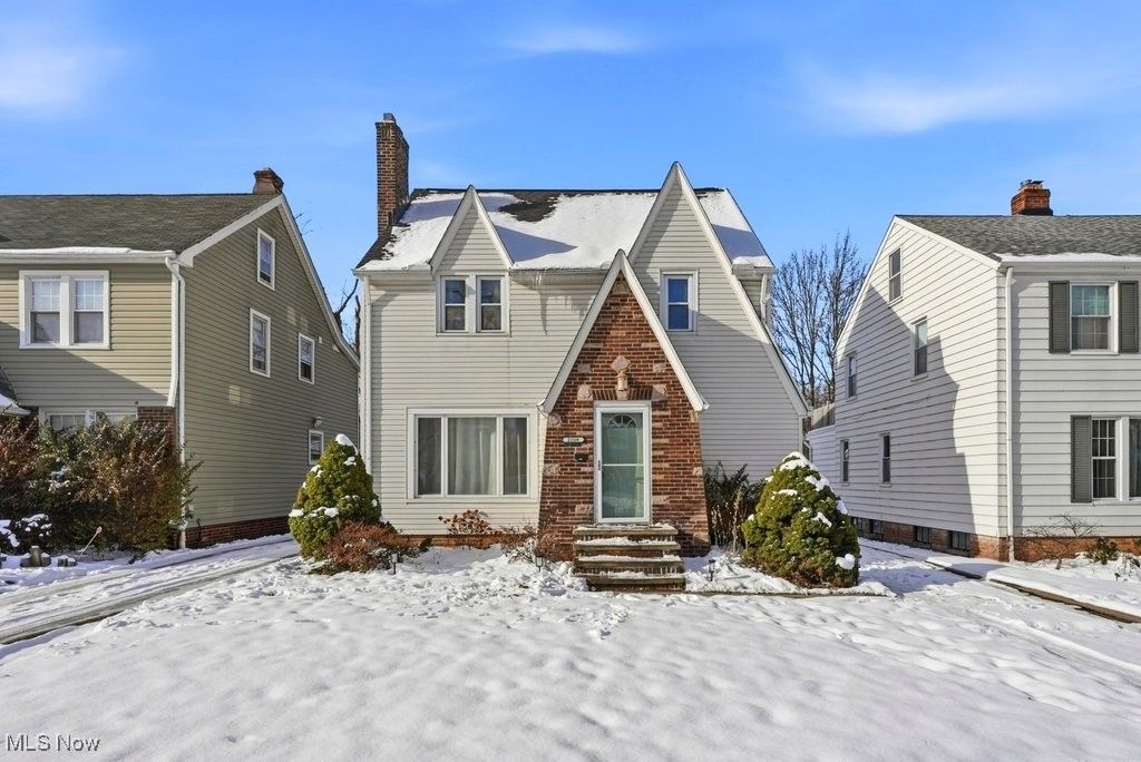 2208 Cranston Road, University Heights, OH 44118 Main Photo