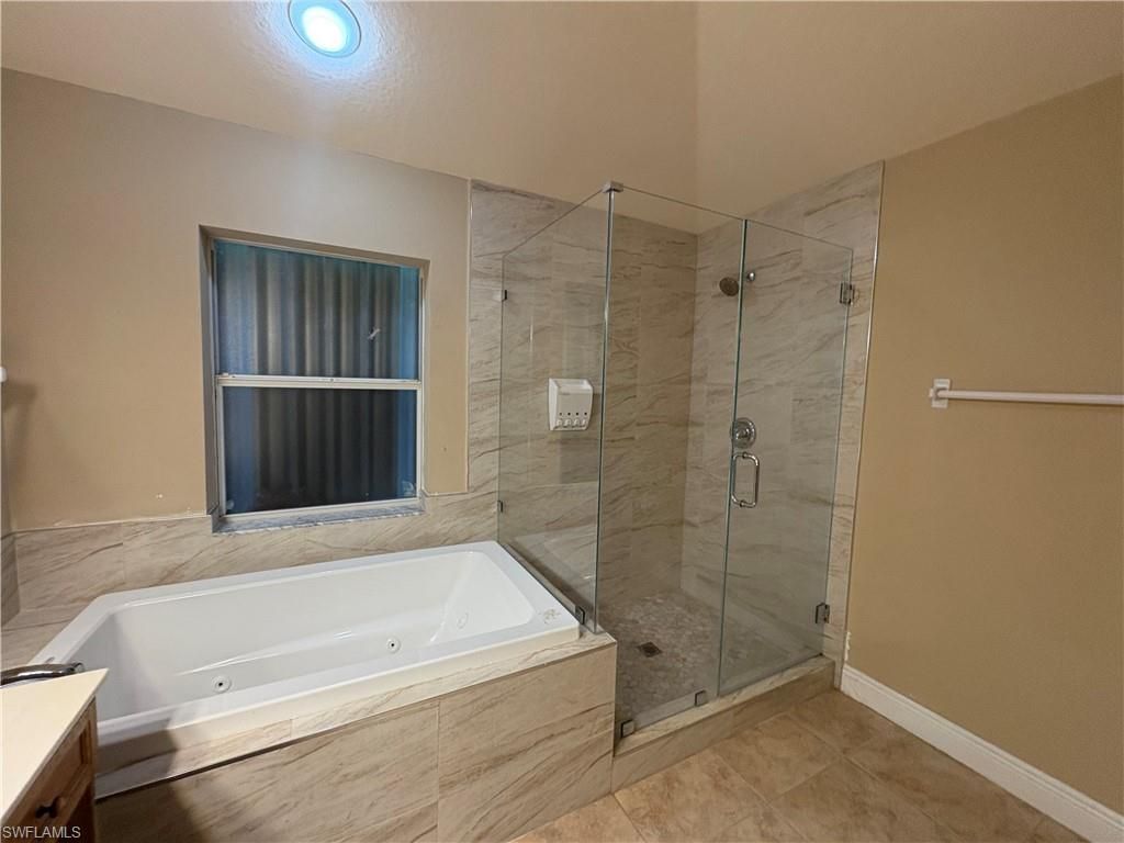 3714 NE 17th Ave , Cape Coral, FL 33909 Photo