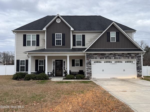 521 Flip Flop Lane, Grimesland, NC 27837