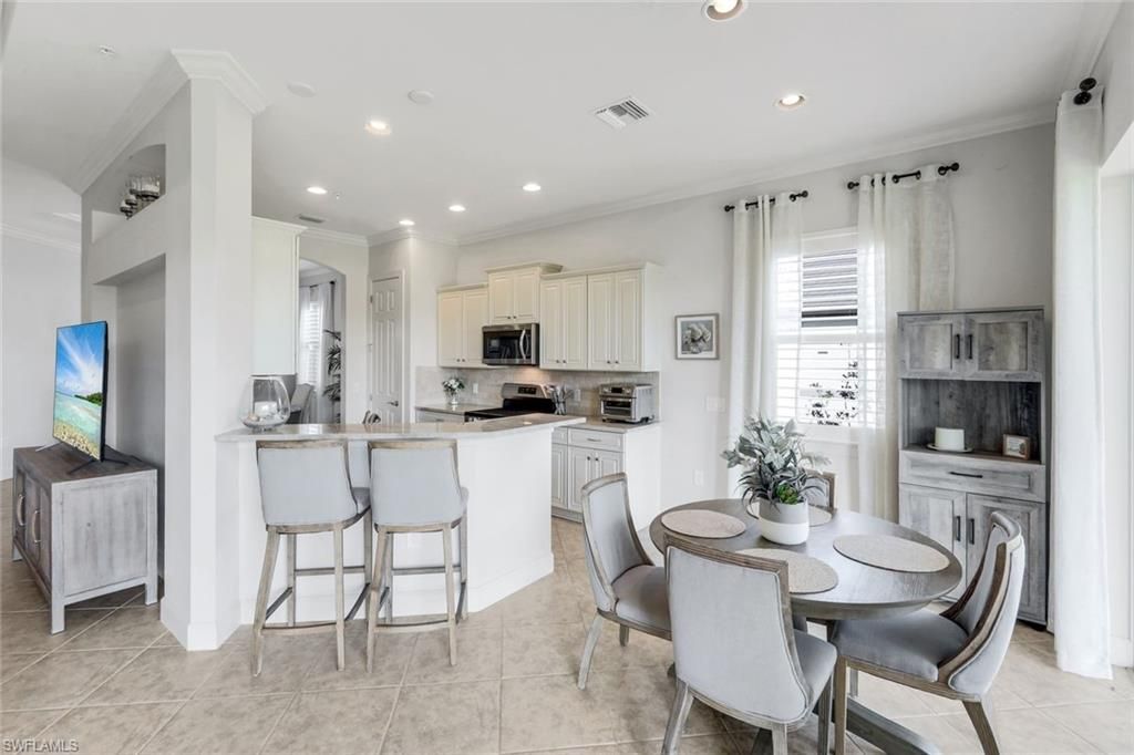 9550 Ironstone Ter, Unit 201, Naples, FL 34120 Photo