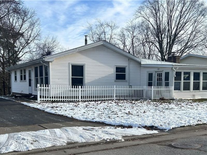 727 Circle Hill Road SE, North Canton, OH 44720 Photo 3