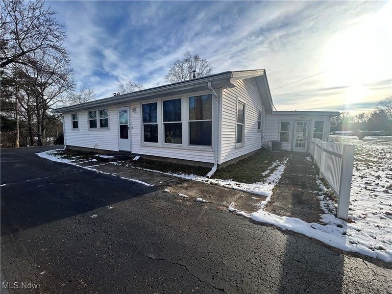 727 Circle Hill Road SE, North Canton, OH 44720 Photo 4