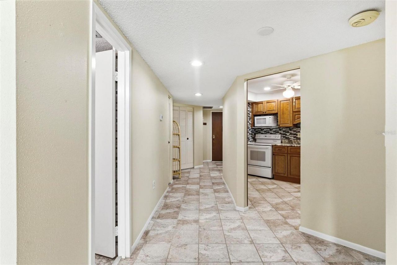 925 N Halifax Avenue, Unit 103, Daytona Beach, FL 32118 Photo