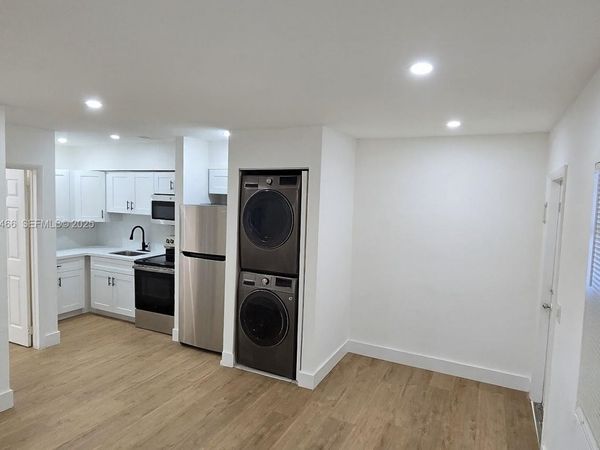 417 NW 2nd Ave, Unit 00, Hallandale Beach, FL 33009