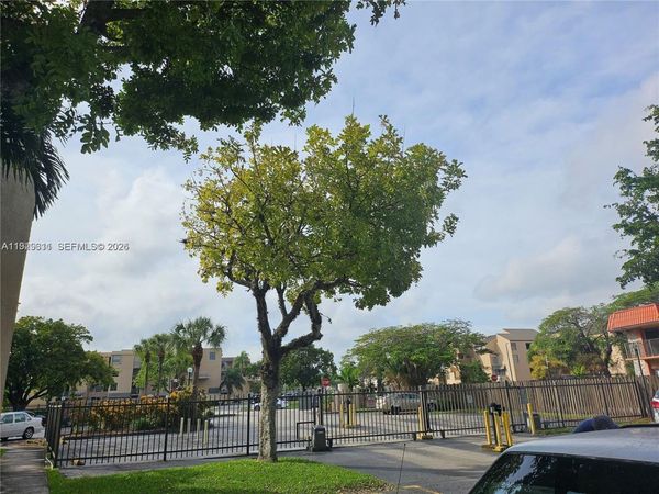 10641 SW 108th Ave, Unit 1H, Miami, FL 33176