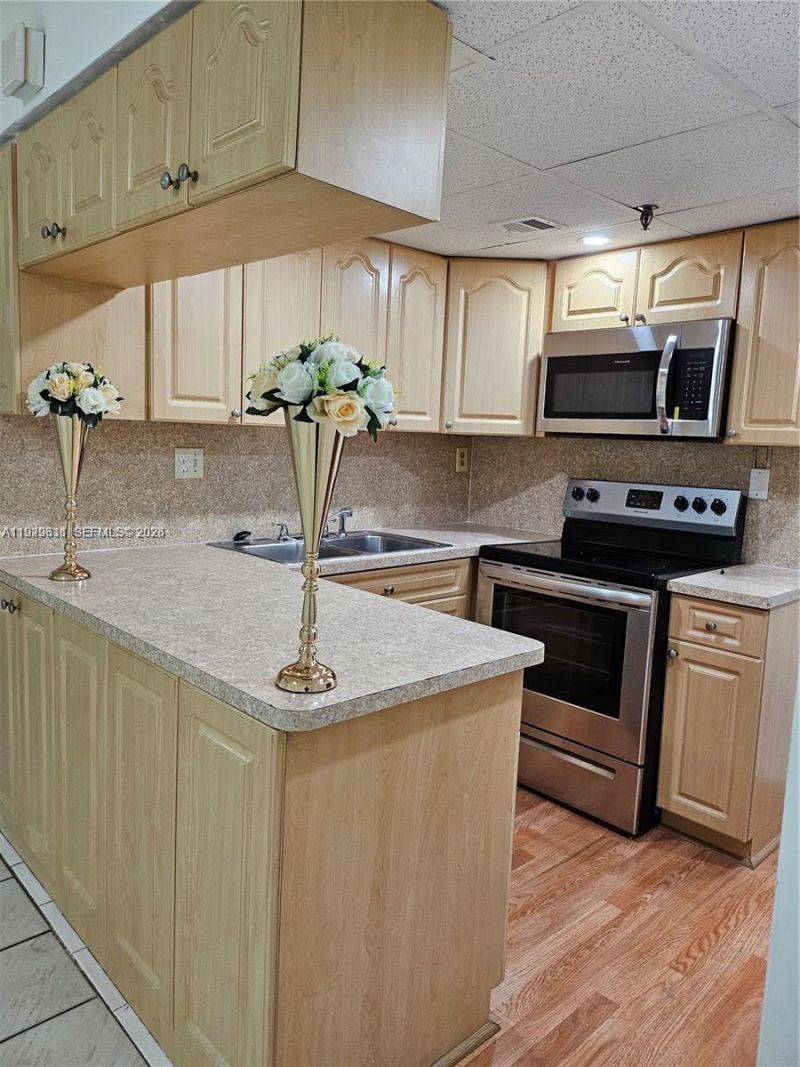 10641 SW 108th Ave, Unit 1H, Miami, FL 33176 Photo