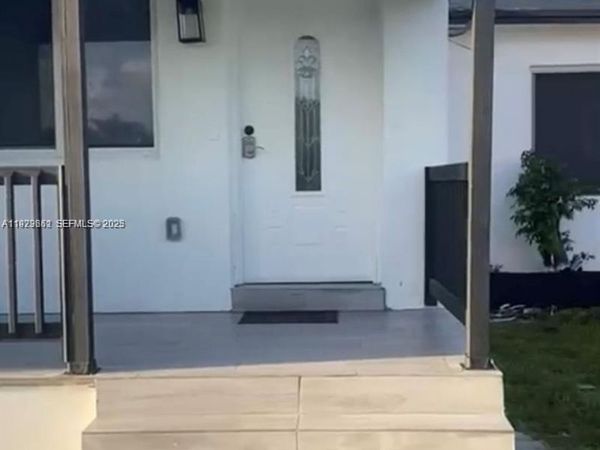 3085 NW 51st St, Miami, FL 33142