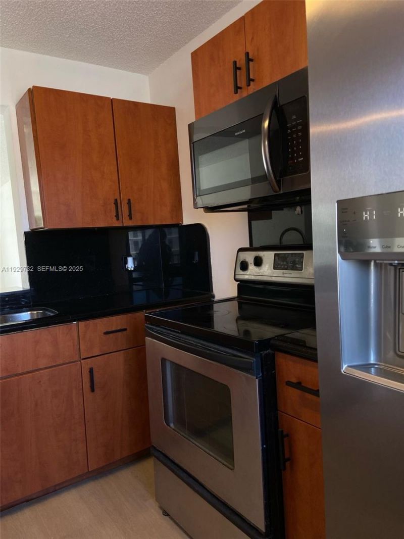 8740 N Sherman Cir, Unit 305, Miramar, FL 33025 Photo