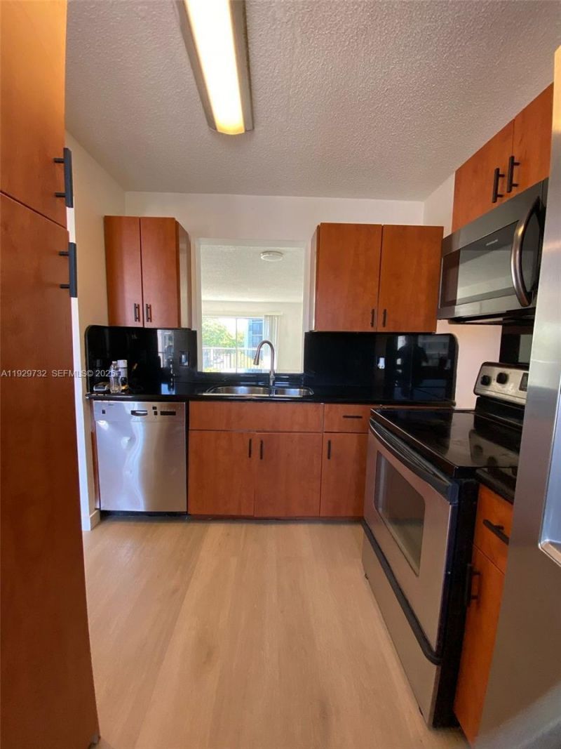 8740 N Sherman Cir, Unit 305, Miramar, FL 33025 Photo