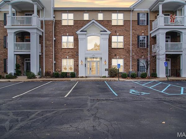 1151 Mill Crossing Drive, Unit 205, St Louis, MO 63141