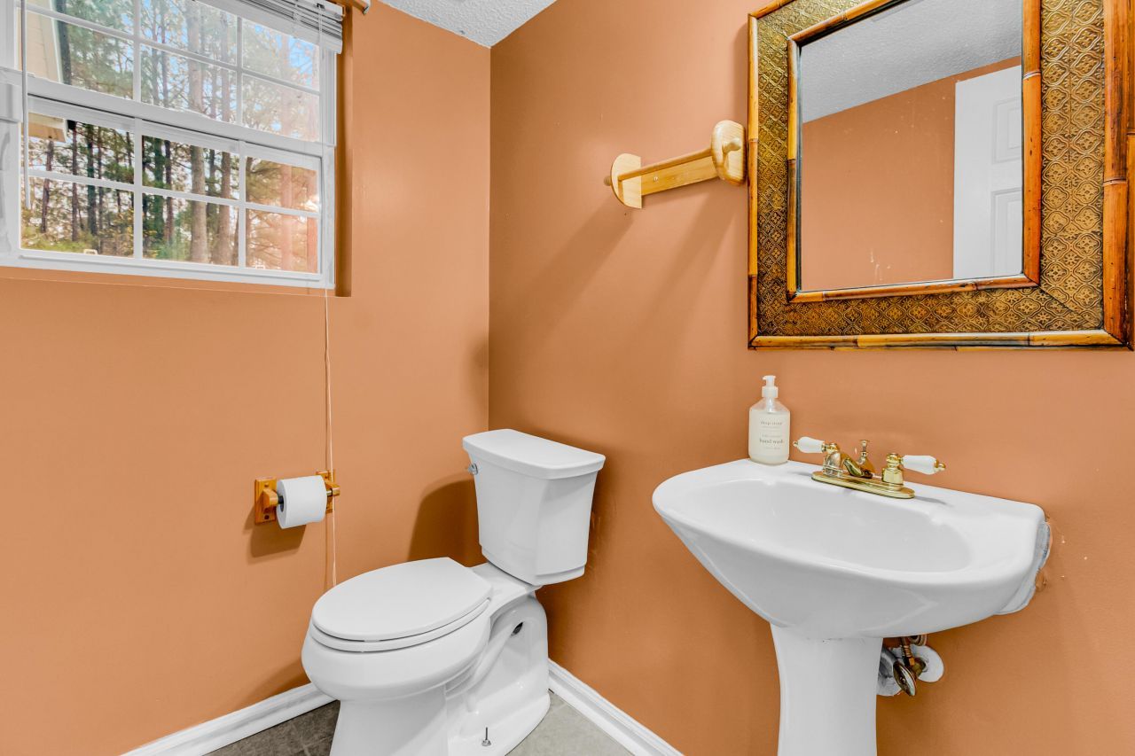 102 Outrigger Court Photo 13