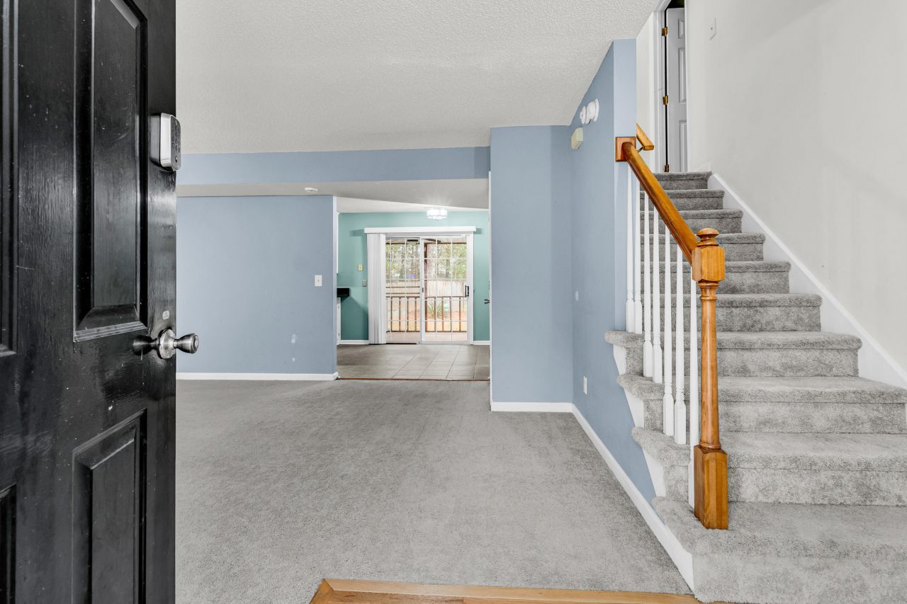 102 Outrigger Court Photo 5