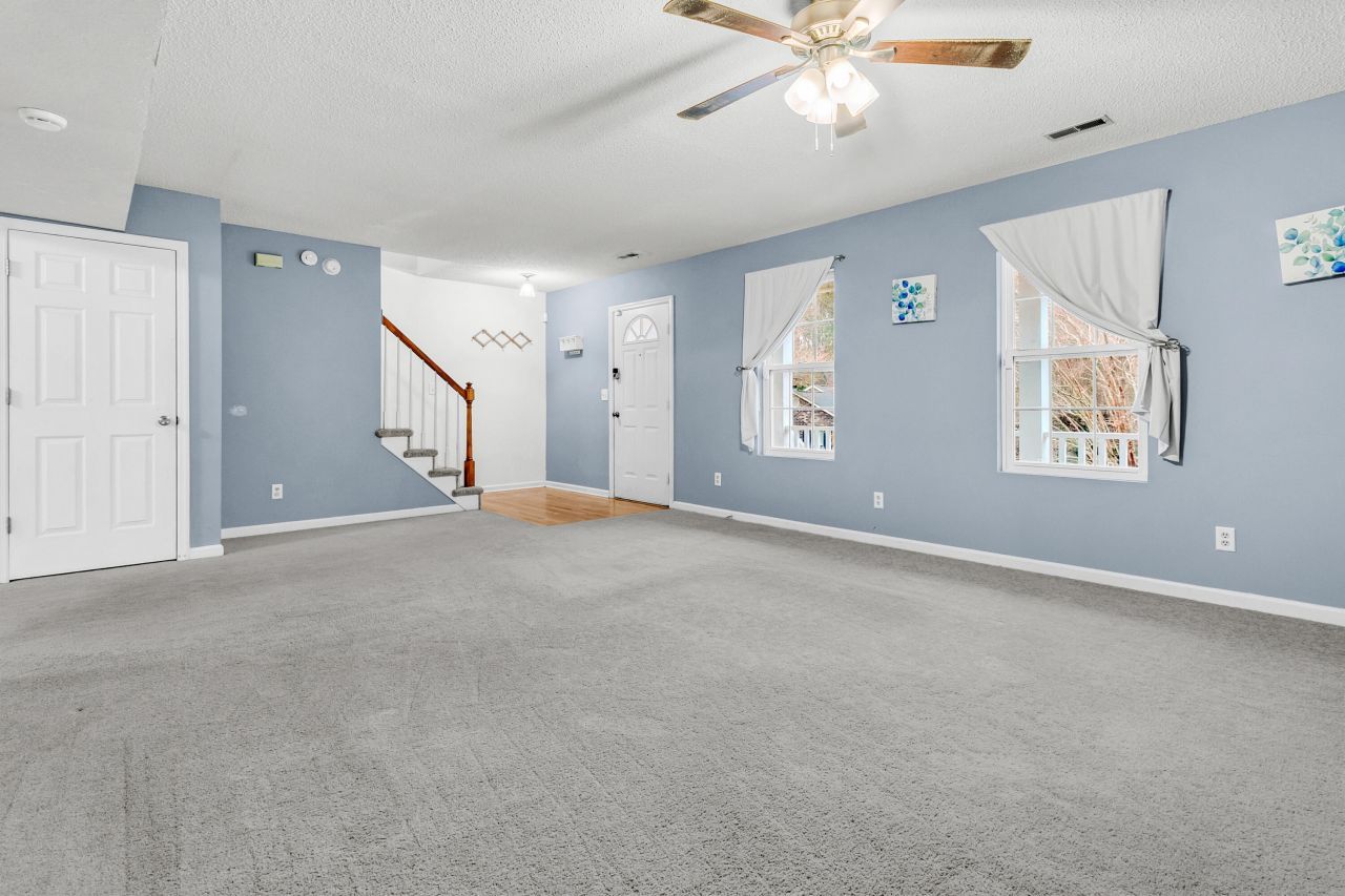 102 Outrigger Court Photo 8