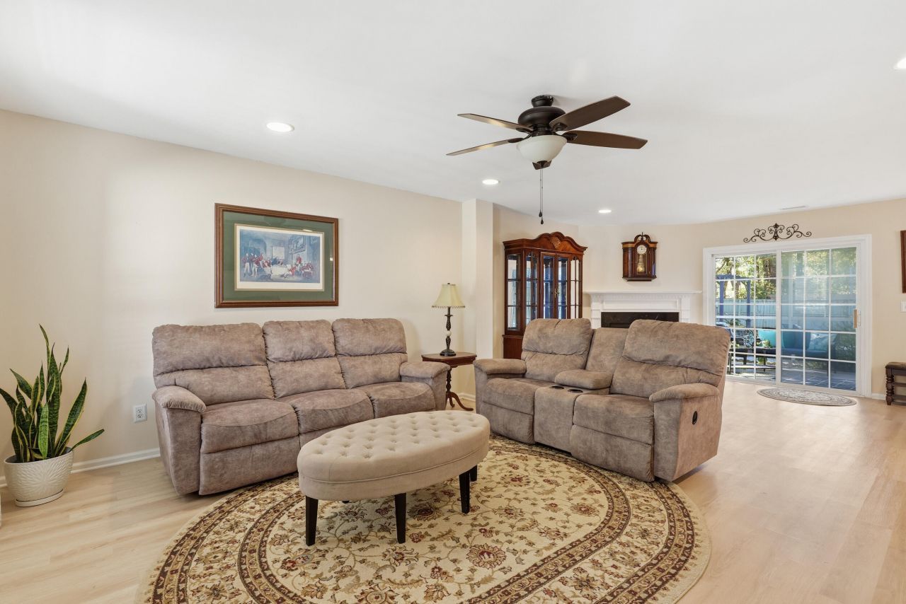 126 Oak Drive Photo 4