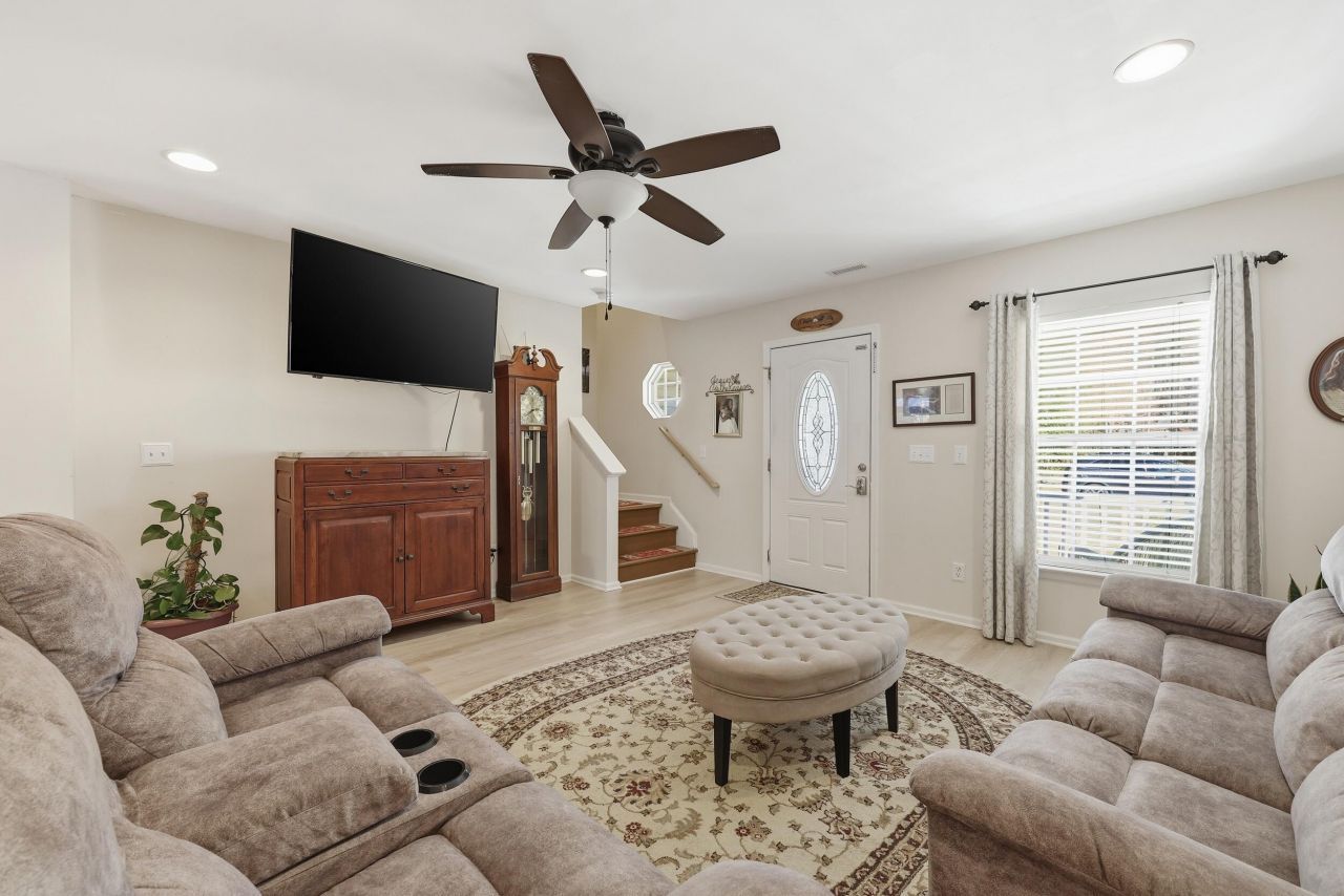 126 Oak Drive Photo 7