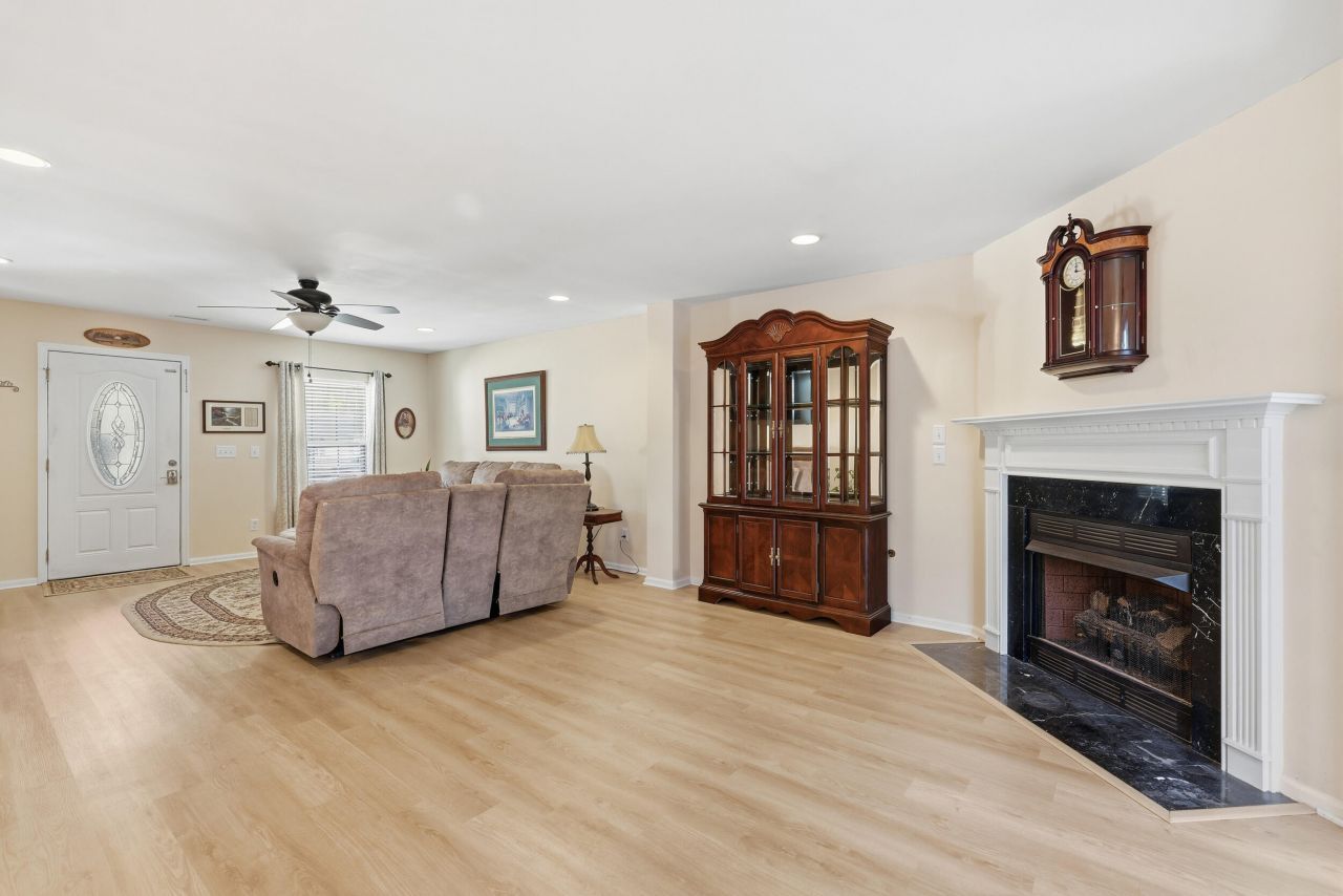 126 Oak Drive Photo 9