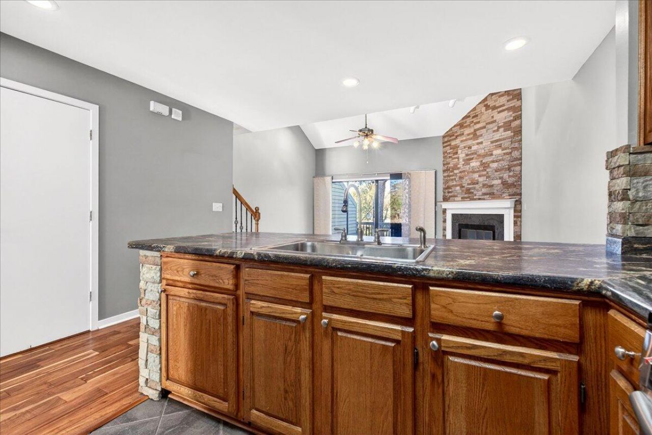 166 River Breeze Drive Photo 12