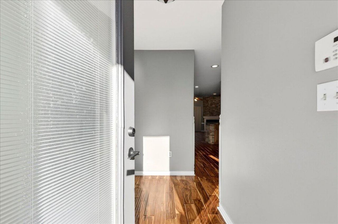 166 River Breeze Drive Photo 4