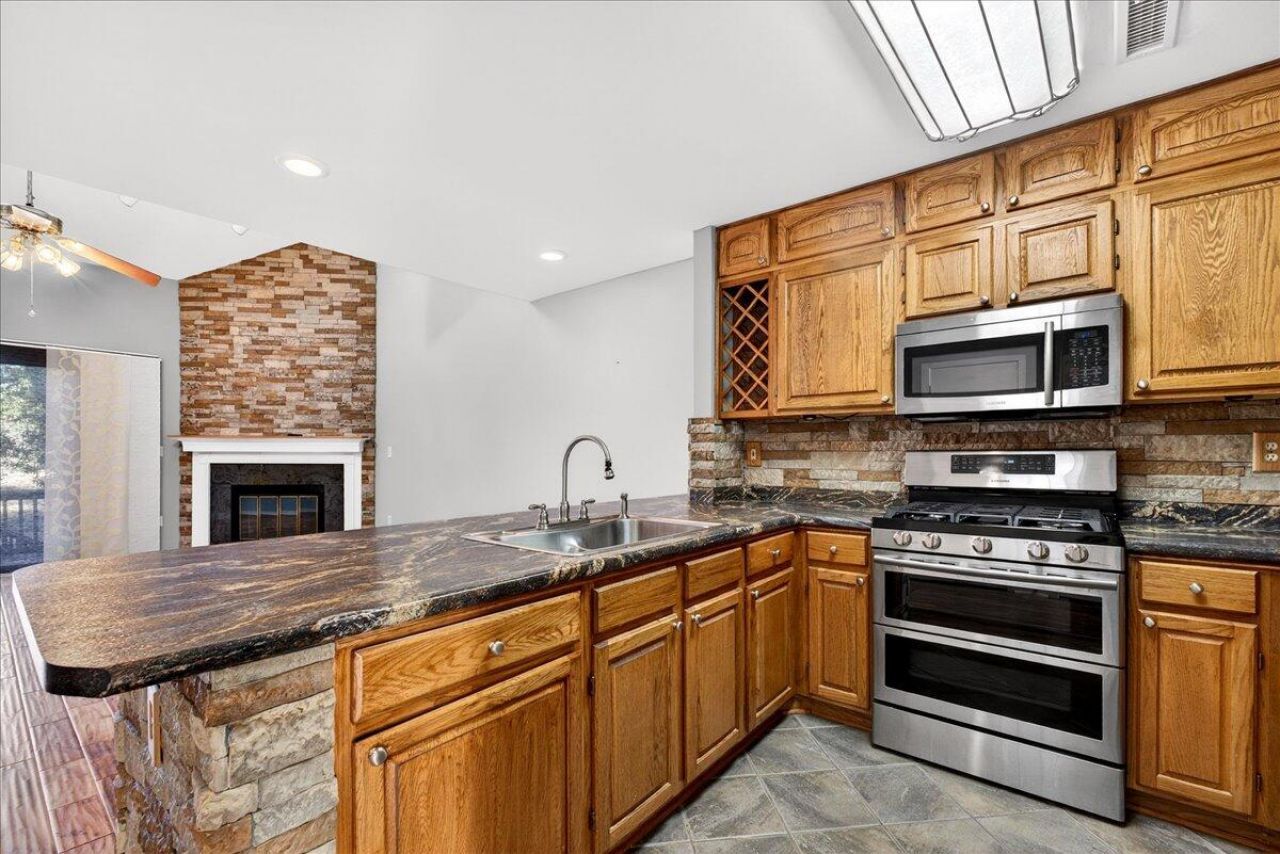 166 River Breeze Drive Photo 9