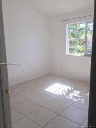 945 NE 33rd Ter, Unit 203, Homestead, FL 33033 Photo