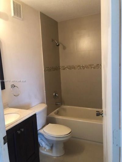 945 NE 33rd Ter, Unit 203, Homestead, FL 33033 Photo