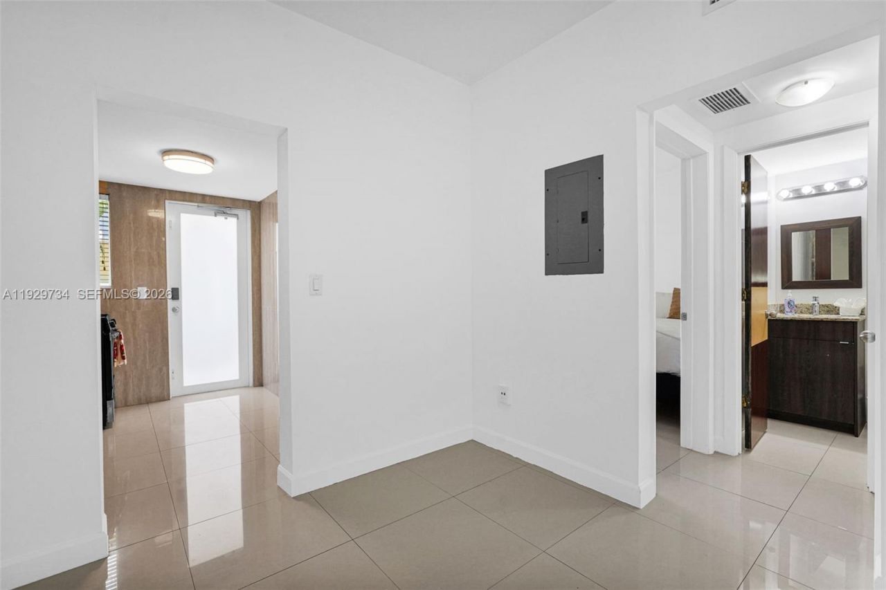 1025 94th St, Unit 9, Bay Harbor Islands, FL 33154 Photo