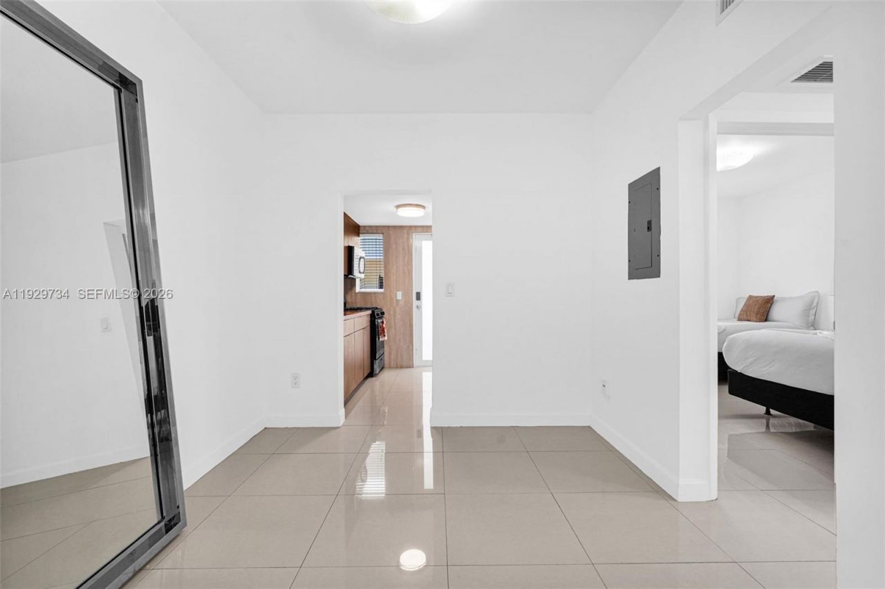 1025 94th St, Unit 9, Bay Harbor Islands, FL 33154 Photo