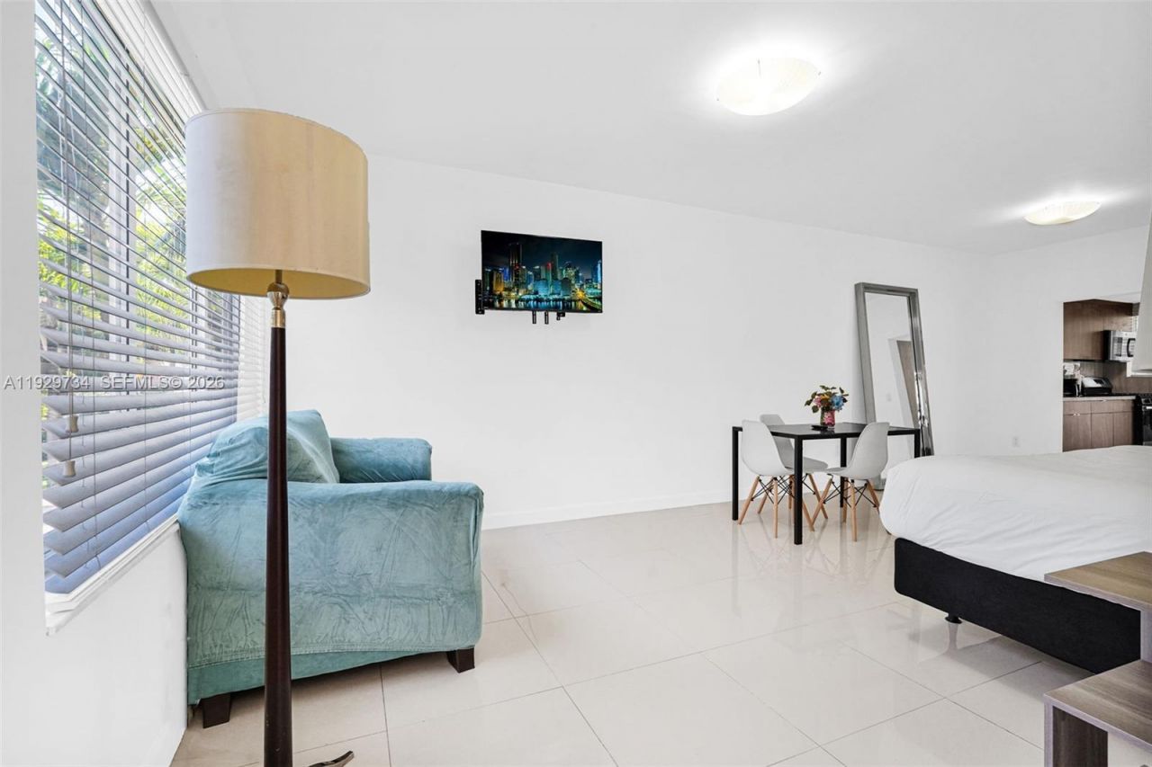 1025 94th St, Unit 9, Bay Harbor Islands, FL 33154 Photo