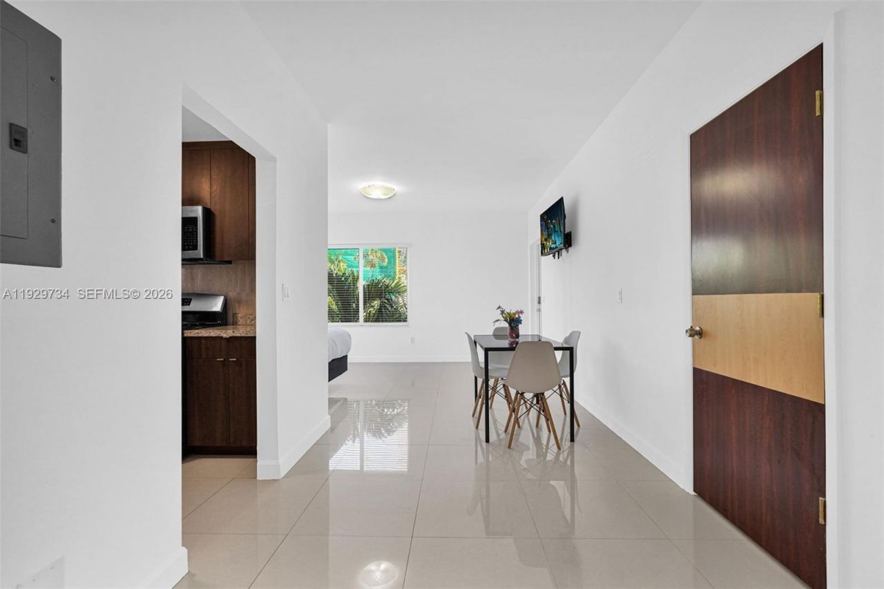 1025 94th St, Unit 9, Bay Harbor Islands, FL 33154 Photo