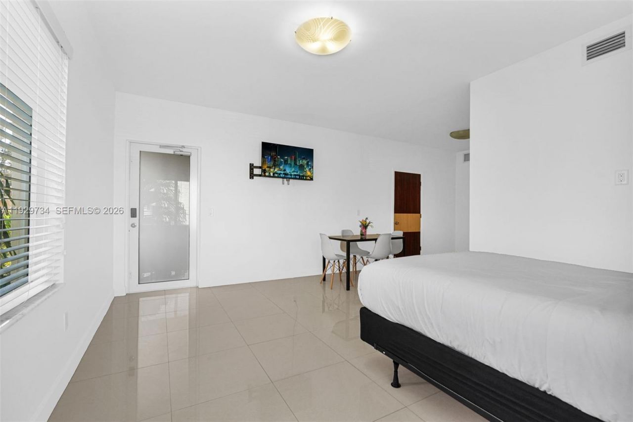 1025 94th St, Unit 9, Bay Harbor Islands, FL 33154 Photo