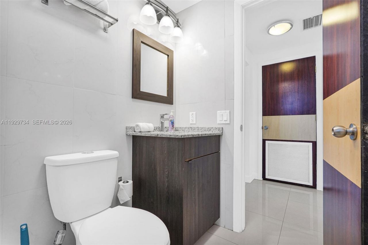 1025 94th St, Unit 9, Bay Harbor Islands, FL 33154 Photo