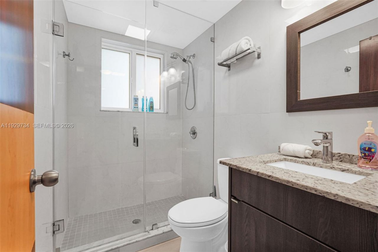 1025 94th St, Unit 9, Bay Harbor Islands, FL 33154 Photo