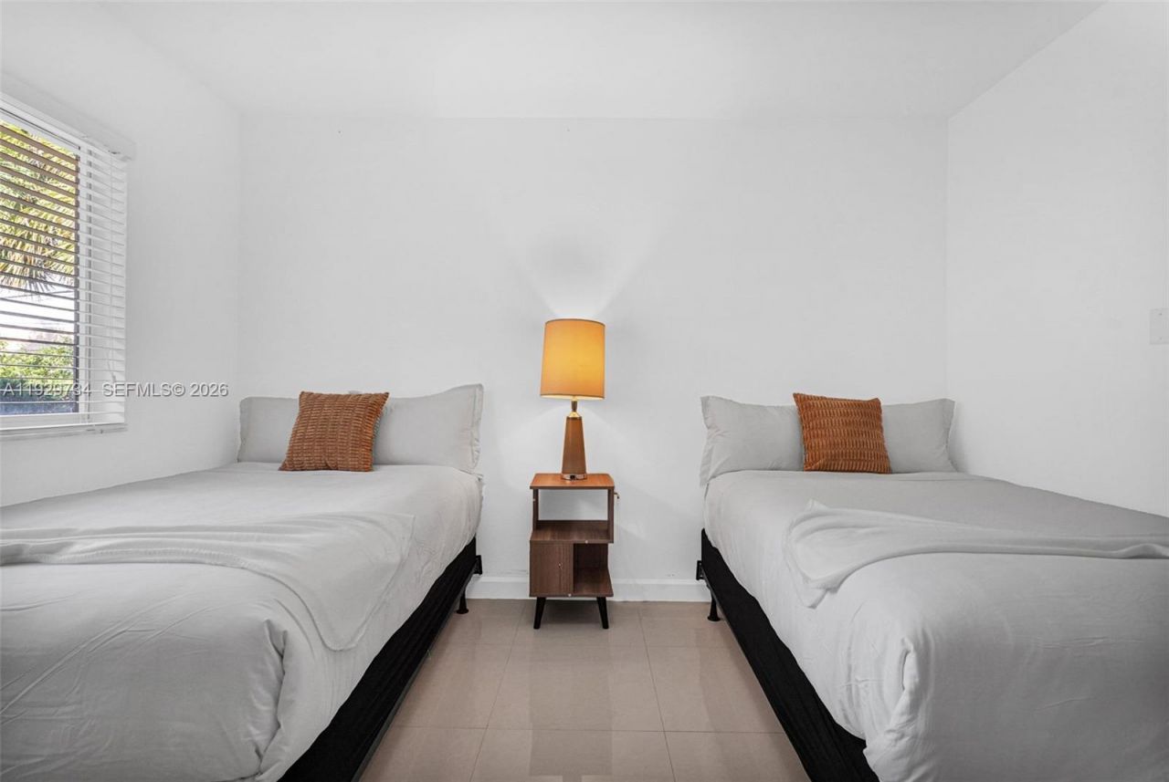 1025 94th St, Unit 9, Bay Harbor Islands, FL 33154 Photo