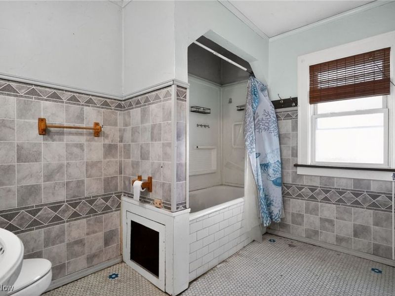 3559 Lloyd Road, Cleveland, OH 44111 Photo 22