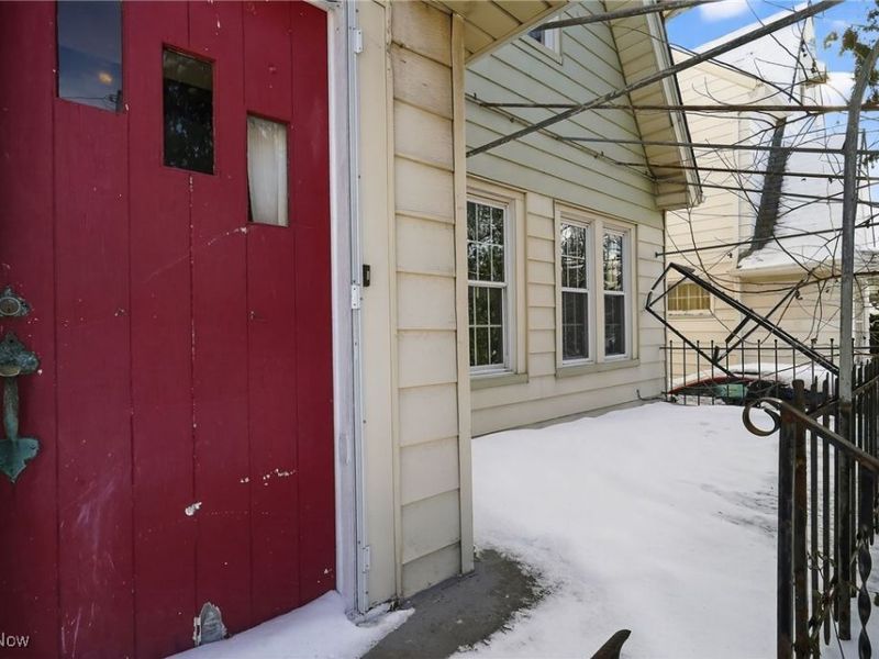 3559 Lloyd Road, Cleveland, OH 44111 Photo 4