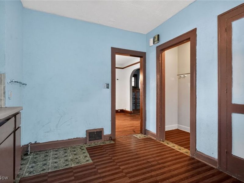 3559 Lloyd Road, Cleveland, OH 44111 Photo 7